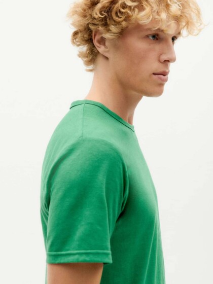 T-Shirt Clover Green Hemp clover green von Thinking MU