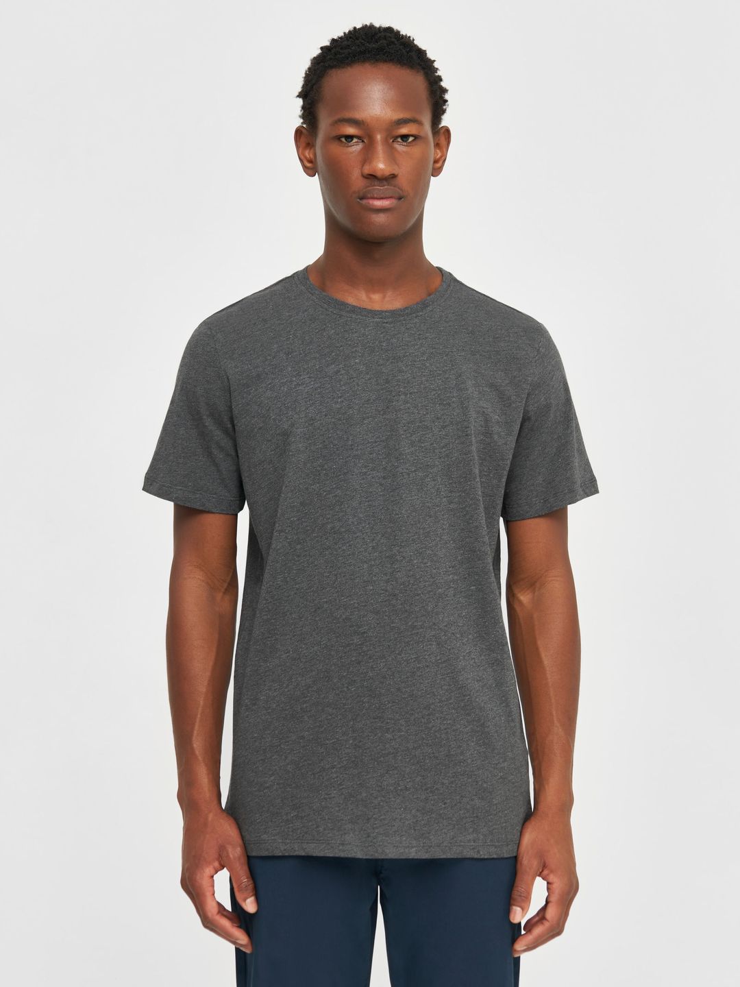 Basic T-Shirt dark grey melange von KnowledgeCotton Apparel