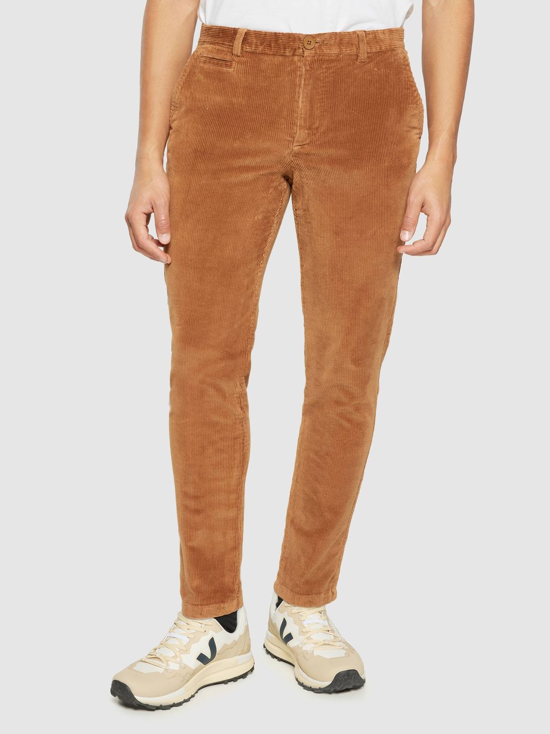 Hose CHUCK regular 8-wales corduroy chino dachshund von KnowledgeCotton Apparel