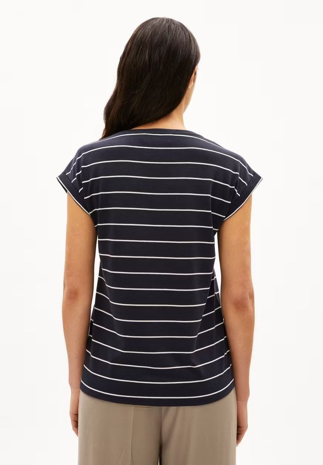 T-Shirt Jilaana Fine Stripes night sky-oatmilk von Armedangels