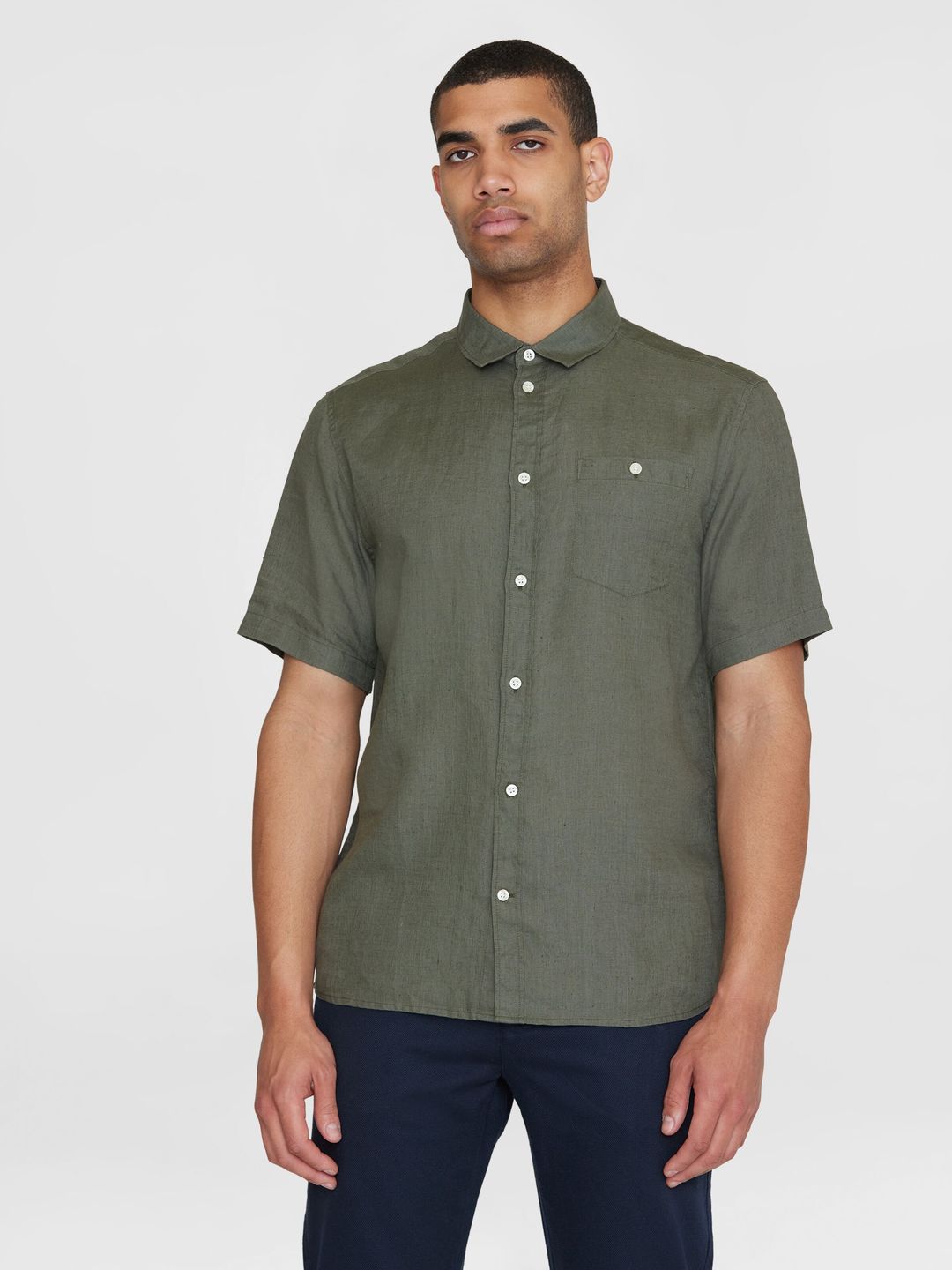 Hemd Kurzarm Regular Leinen burned olive von KnowledgeCotton Apparel