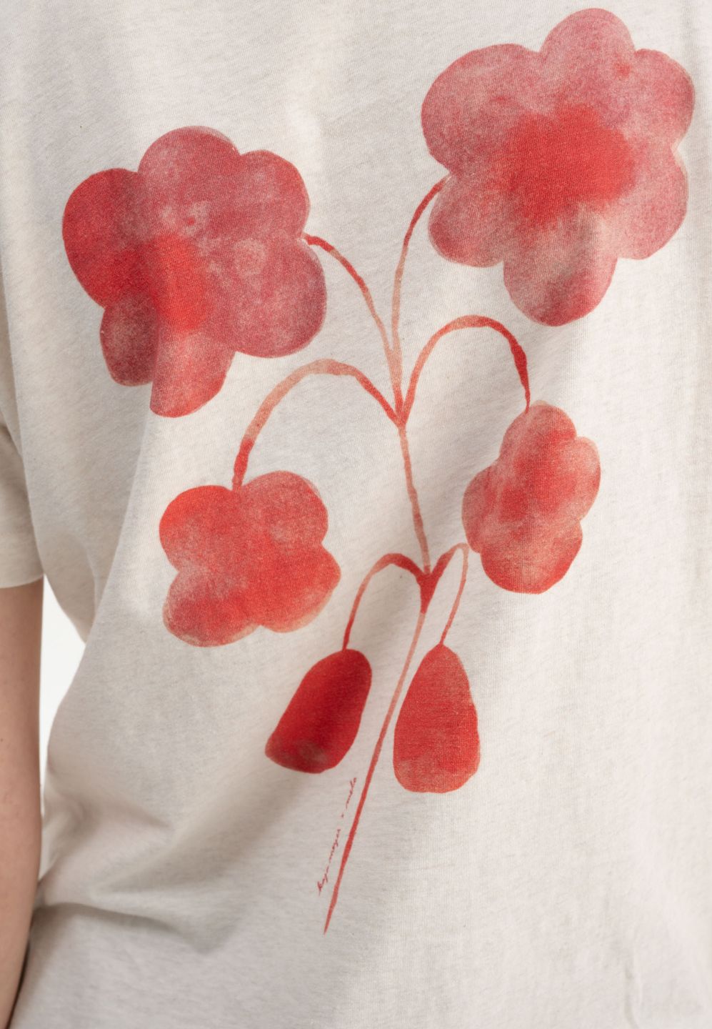 T-Shirt Artist Edition Kaja cream melange / botanical print rot von MELAWEAR