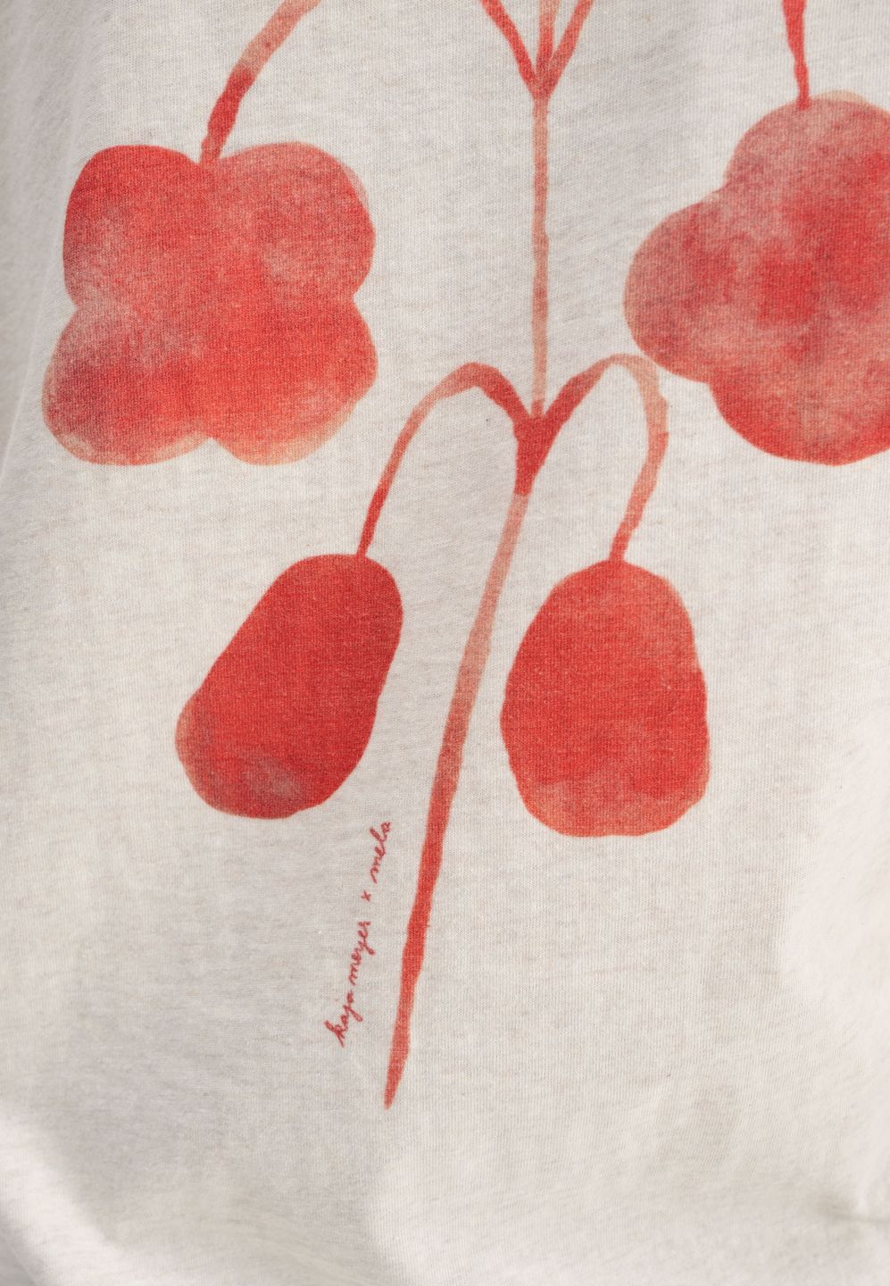 T-Shirt Artist Edition Kaja cream melange / botanical print rot von MELAWEAR