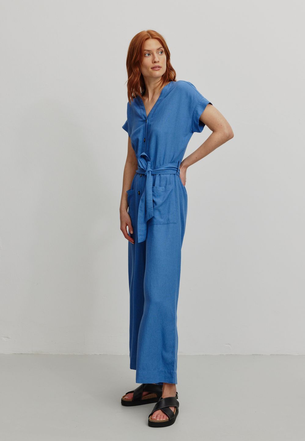 Jumpsuit Dianella electric blue von recolution