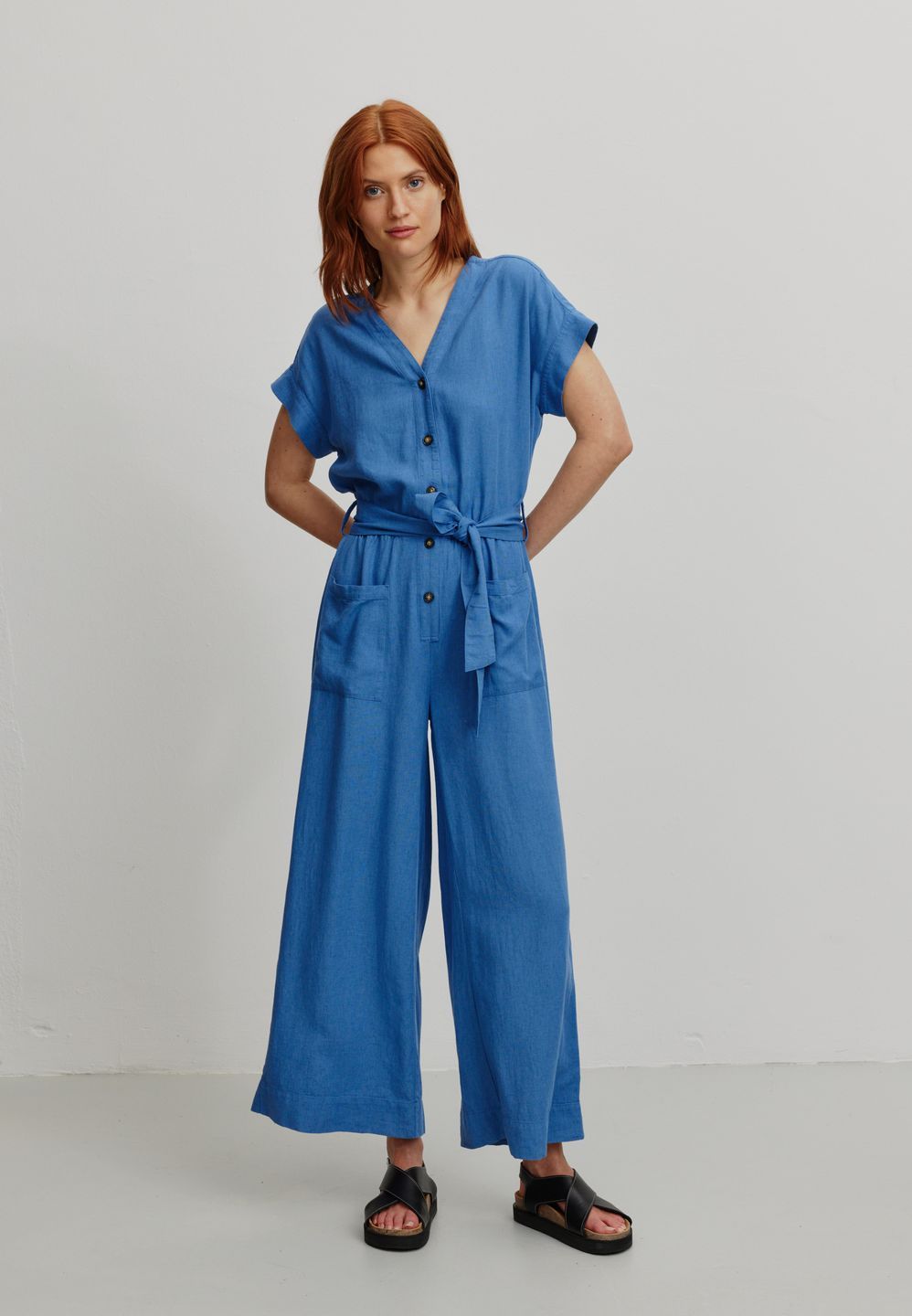 Jumpsuit Dianella electric blue von recolution